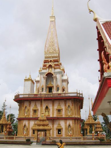Roller in Chalong, Phuket — Lieferung zum Hotel